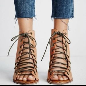 Minimalist Jeffrey Campbell X Freepeople